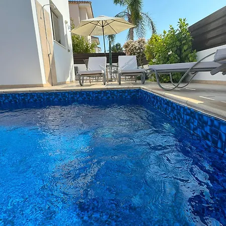 Villa Tamaldi Side Sea View - New Renovated! Paralimni