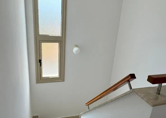 Tamaldi Side Sea View - New Renovated! * פאראלימני